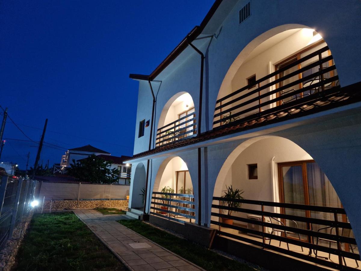Yuka Hotel Vama Veche Bagian luar foto