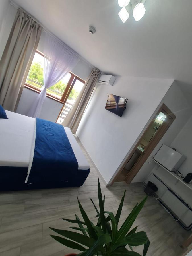 Yuka Hotel Vama Veche Bagian luar foto